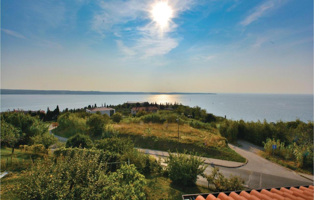 2 Bedroom Amazing Apartment In Portoroz Luaran gambar
