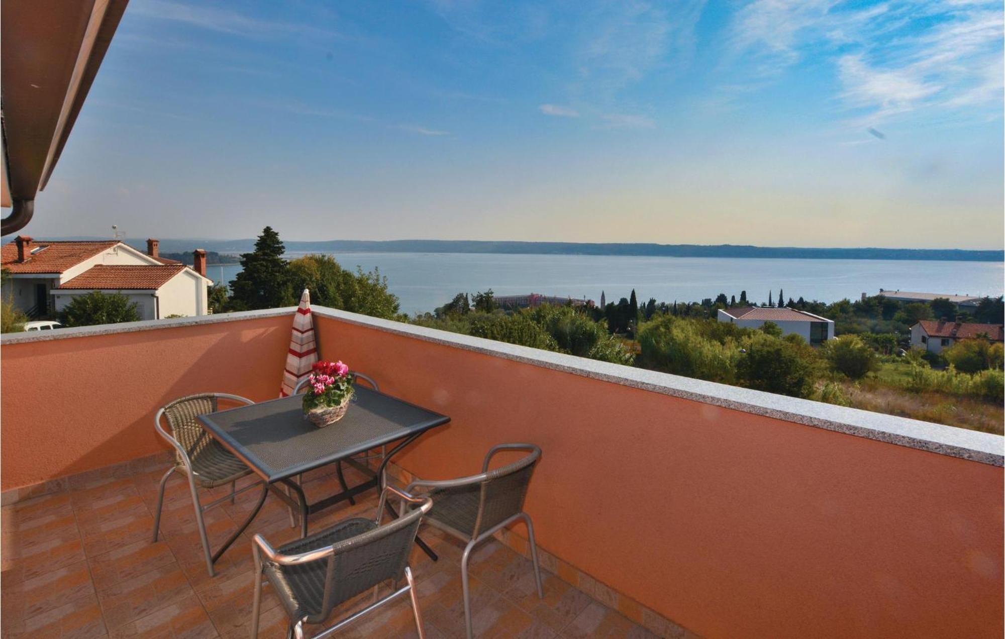 2 Bedroom Amazing Apartment In Portoroz Luaran gambar